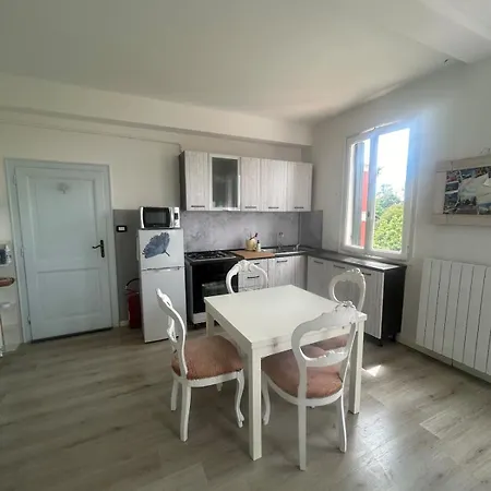 2pp Lido, Lagoon View